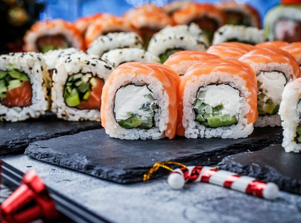 Сеть ресторана «Sushi Master» – это большое разнообразие роллов, сетов, салатов, супов