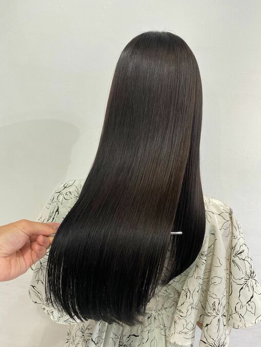 Трендова стрижка на одну довжину для довгого волосся