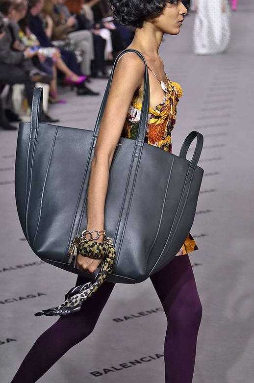 Модні тенденції 2024 – сумка XXL