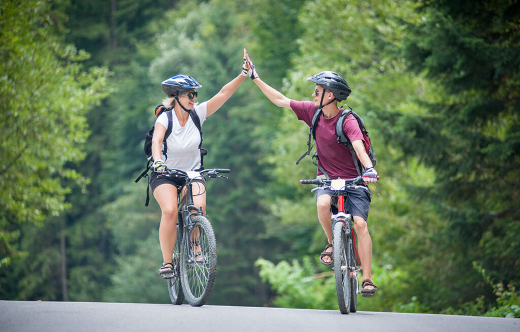Оренда велосипеда у парку – чудовий спосіб цікаво провести час із дівчиною