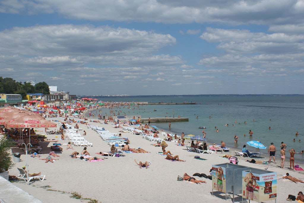 Пляж в Одесі Ланжерон – улюблений пляж одеситів у центрі міста