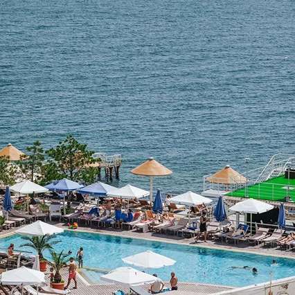 Марістелла – платні пляжі Одесы з басейном