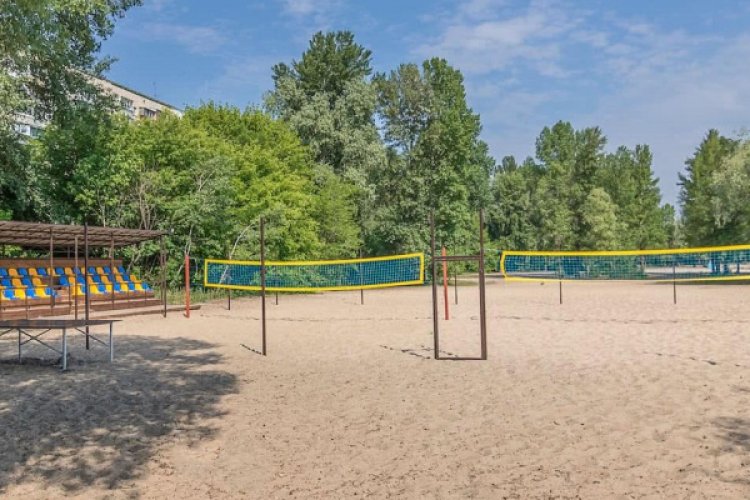 Платные пляжи Киева со спортивной зоной