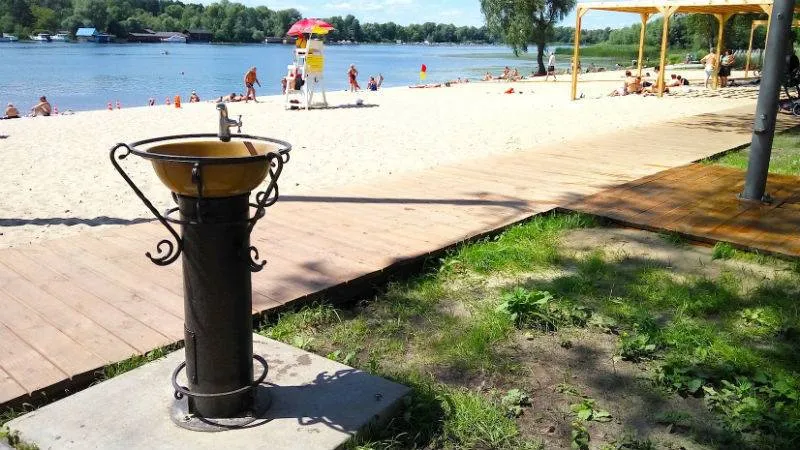 Отдохнуть с детьми на пляже Веселка в Киеве