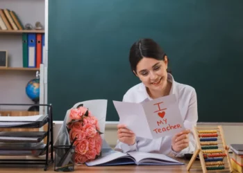 Подарунки на День вчителя: 15 ідей, які приємно здивують