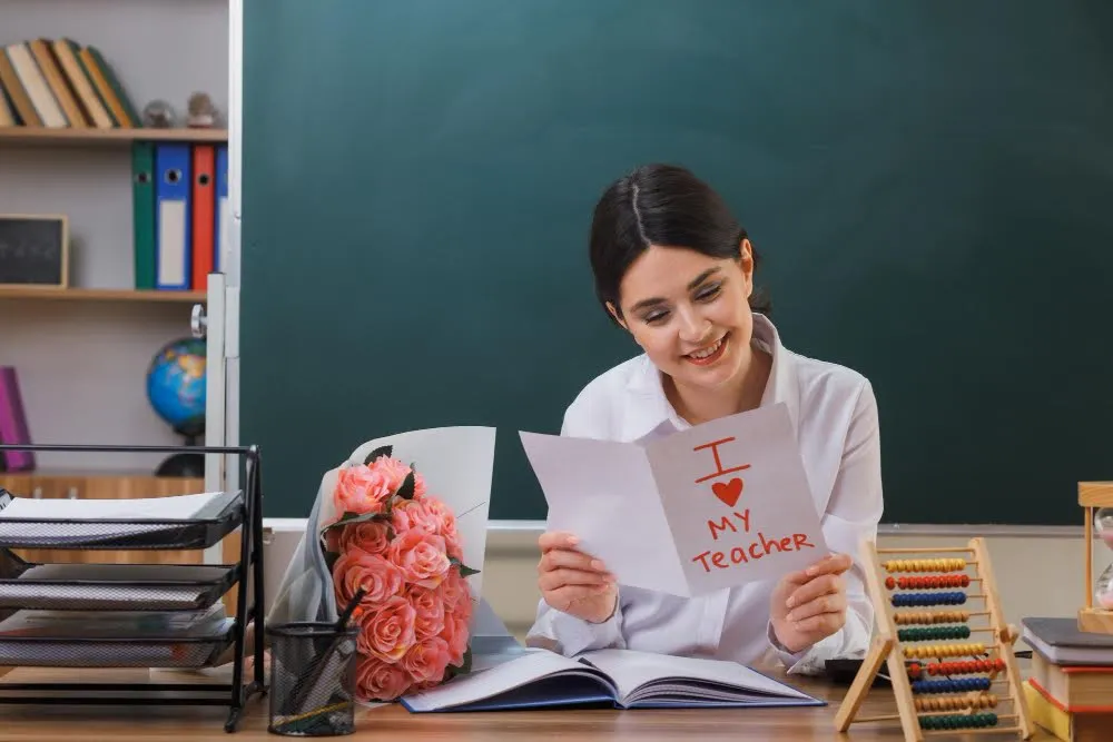 Подарунки на День вчителя: 15 ідей, які приємно здивують